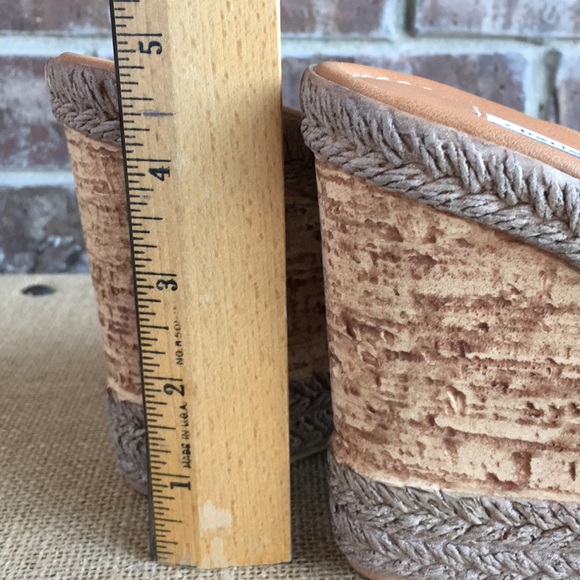 Charles David Leather Wedges - Picture 8 of 8